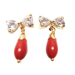 Pendientes niña y mujer de Oro 18K con coral rojo – Diseño mariposa