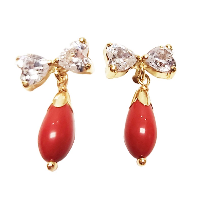 Pendientes niña y mujer de Oro 18K con coral rojo – Diseño mariposa